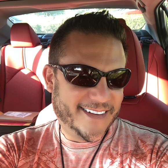 Meet your Posher, Robby - Picture 2 of 4